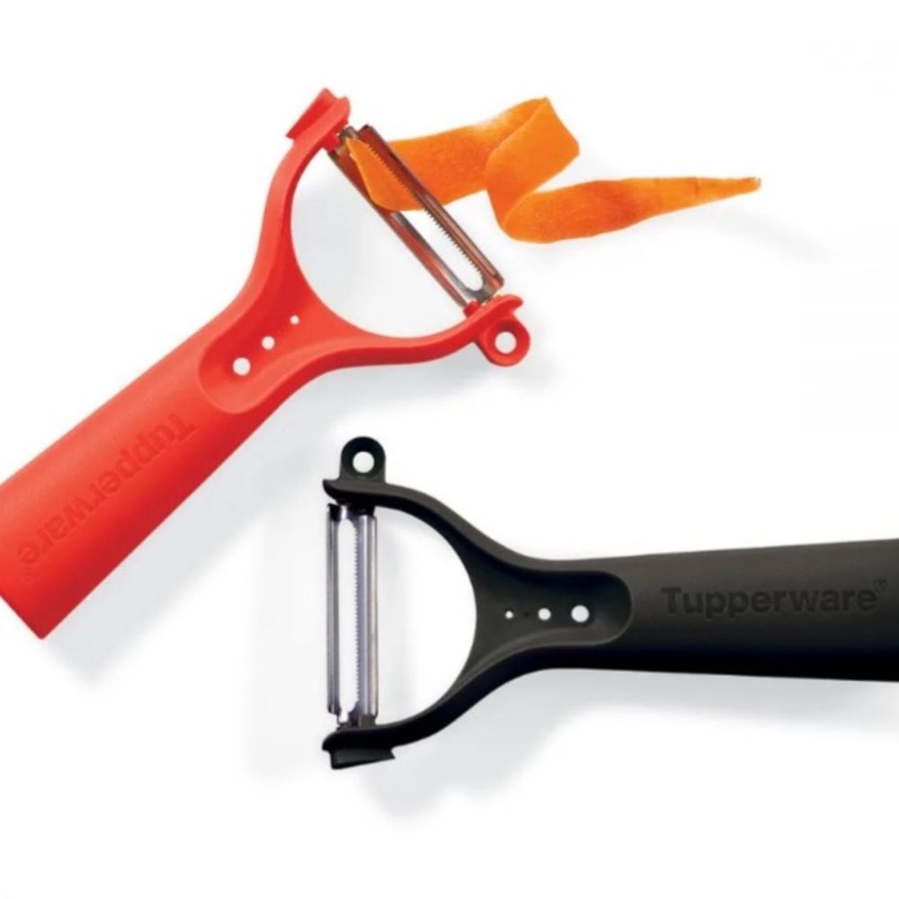 Tupperware Universal Peeler set